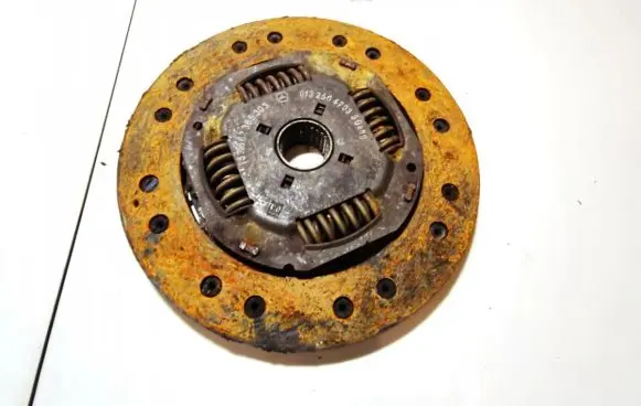 Mercedes-Benz C W202 Clutch pressure plate 0132504703 151862365303