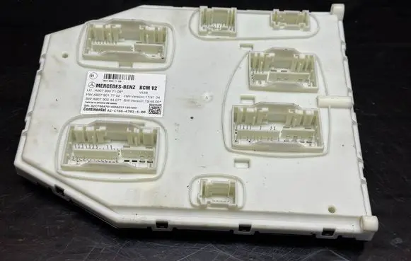 Mercedes-Benz Sprinter W907 W910 SAM control unit A9079007109