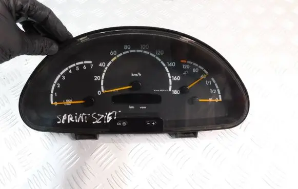 Mercedes-Benz Sprinter W901 W902 W903 W904 Speedometer (instrument cluster) A0014460721 254625