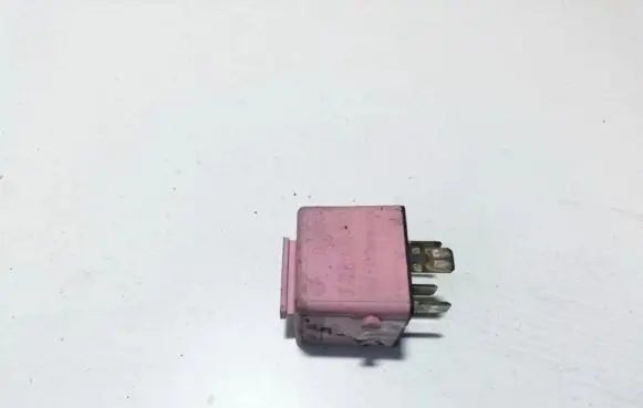 BMW 5 E39 Other relay 0332019168 8365326