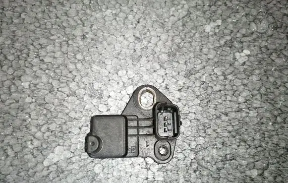 Peugeot 407 Crankshaft position sensor YS6A6C315AB