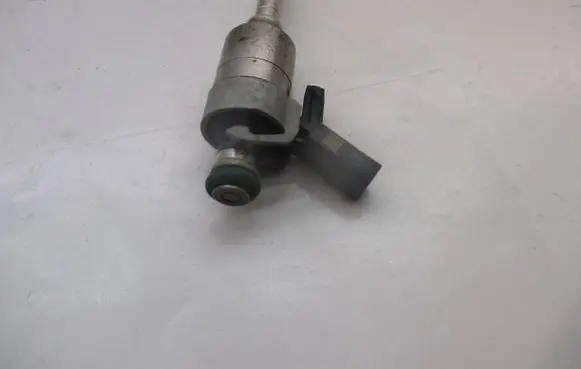 Audi A4 S4 B8 8K Fuel injector 0261500242 CJE