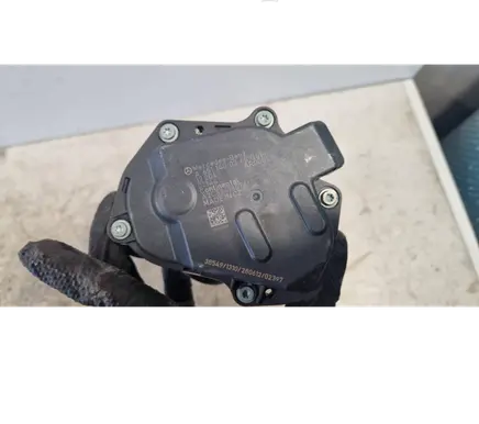 Mercedes-Benz B W245 EGR valve A6511400360 A2C53418576