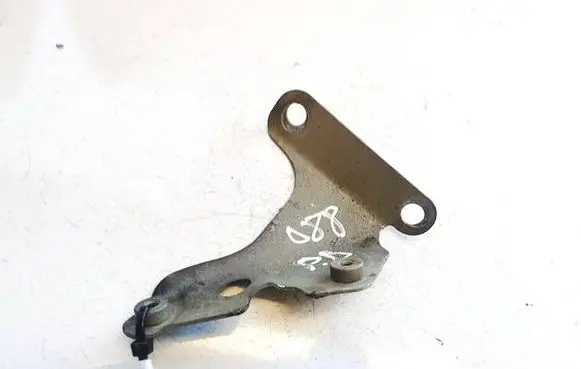 Audi Q7 4L Fender mounting bracket 4L0821136