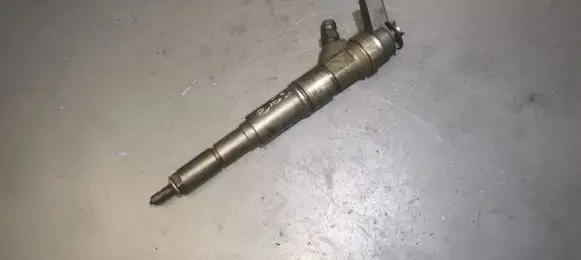 BMW 7 E65 E66 Fuel injector 7789661 0445110131
