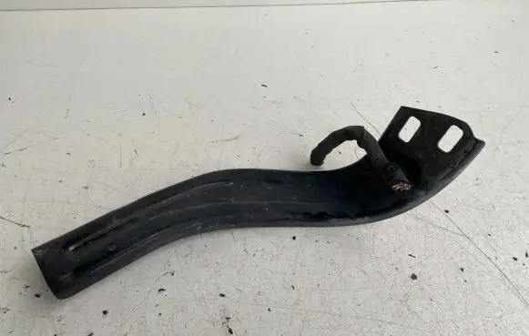 Headlight/headlamp mounting bracket
