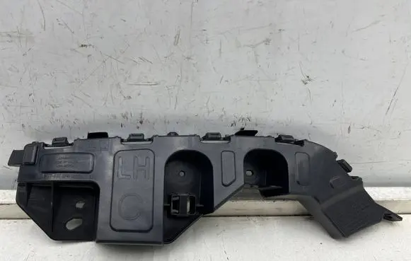 Chevrolet Trax Front bumper mounting bracket 42488474
