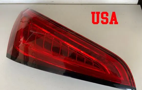 Tailgate rear/tail lights