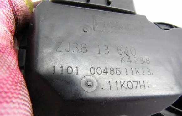 Mazda 2 Electric throttle body valve ZJ3813640
