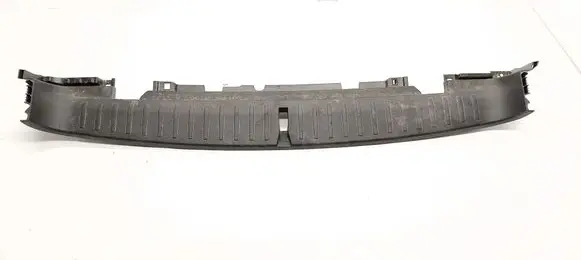Trunk/boot sill cover protection