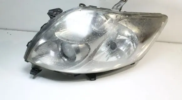 Toyota Auris 150 Headlight/headlamp 8115002500