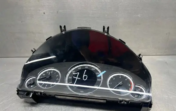 Mercedes-Benz E W212 Speedometer (instrument cluster) A2C82045500 A2129000105