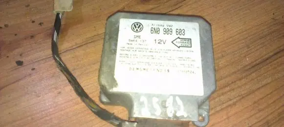 Volkswagen Golf III Airbag control unit/module 6n0909603 5wk4137