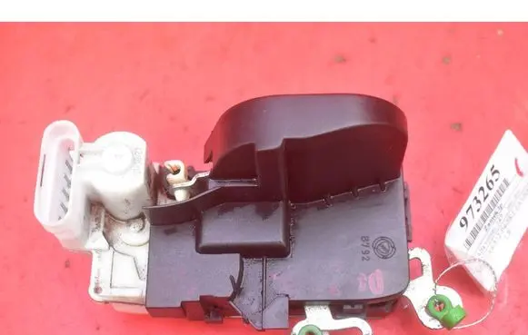 Alfa Romeo 147 Front door lock ALFAROMEO