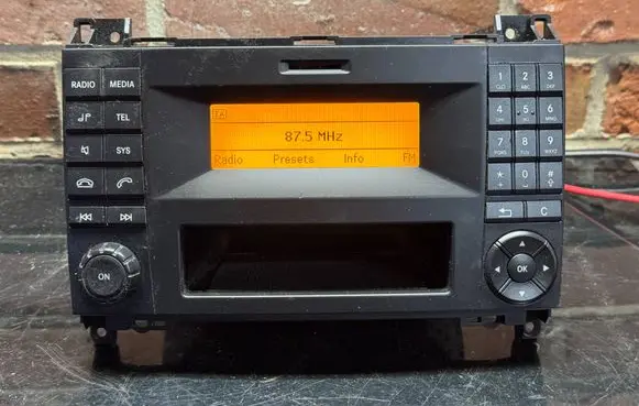 Mercedes-Benz Sprinter W906 Radio/CD/DVD/GPS head unit A9069001203 A0009028920