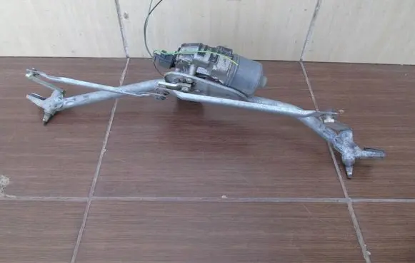 Audi A6 S6 C5 4B Front wiper linkage and motor 8D1955605B