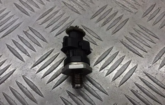 Opel Astra H Fuel pressure regulator 0281002964