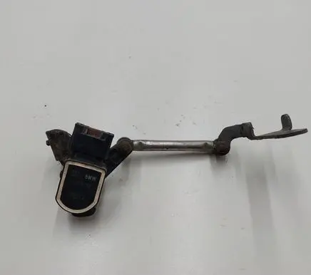 Headlight/headlamp level sensor