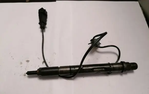 Audi A6 S6 C5 4B Fuel injector 059130202B 0432133823