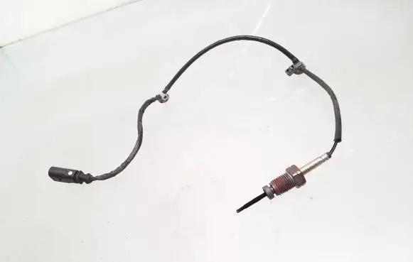 Audi A4 S4 B8 8K Exhaust gas temperature sensor 03L906088AQ
