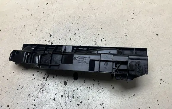 Radiator mount bracket