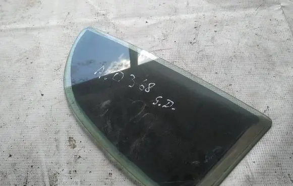 Opel Astra G Rear vent window glass as2