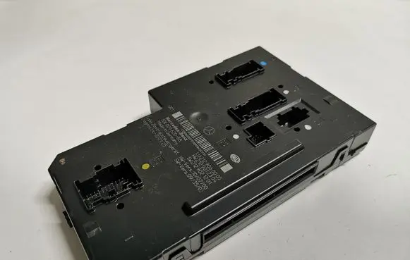 Mercedes-Benz E W212 Comfort/convenience module 2129060005 212902304