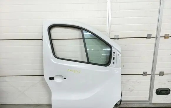 Opel Vivaro Front door