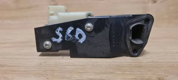 Fuel tank cap lock motor