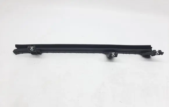 Iveco Daily 6th gen Door glass trim 5801256577