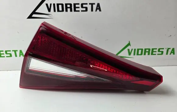 Tailgate rear/tail lights