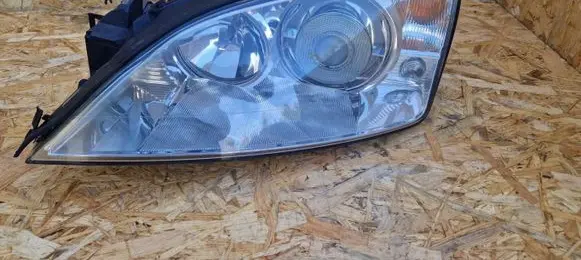 Ford Mondeo Mk III Headlight/headlamp LPL051