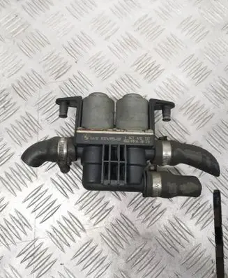BMW 5 E39 Coolant heater control valve 1147412137 8374995