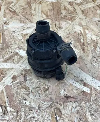 Volkswagen Golf VII Electric auxiliary coolant/water pump 0392024003 201512052 04L965667