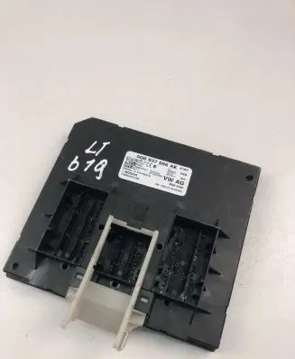 Volkswagen PASSAT B8 Other control units/modules 5Q0937086AK