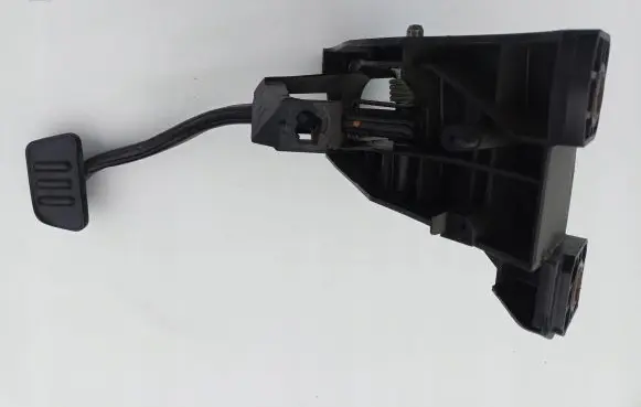 Ford Mustang V Brake pedal