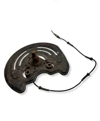 Opel Vivaro Rear wheel hub 4567
