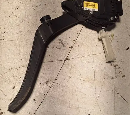 Audi Q7 4L Accelerator throttle pedal 7L0723507C 053406