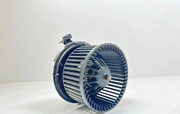 Nissan Note (E11) Heater fan/blower F667217D