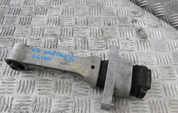 Engine mount vacuum valve