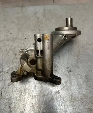 Audi A6 S6 C6 4F Oil pump 059115105