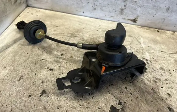 Renault Trafic II (X83) Engine bonnet (hood) release handle