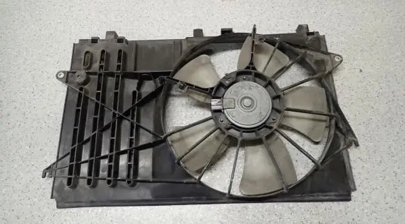 Toyota Corolla E120 E130 Air conditioning (A/C) fan (condenser) 