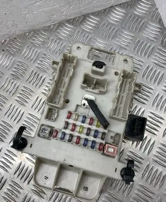 Toyota RAV 4 (XA20) Fuse module