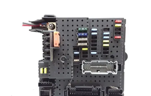Volvo XC90 Fuse module 30786646 28080156