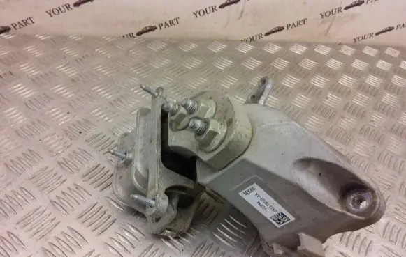 Ford Ecosport Engine mounting bracket gn117m125aa