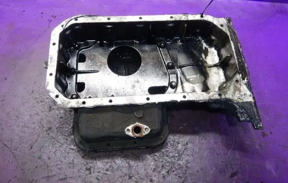 Toyota Corolla E110 Oil sump