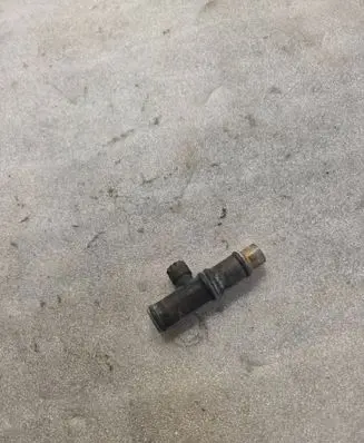 Engine coolant pipe/hose