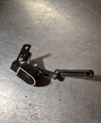Headlight/headlamp level sensor