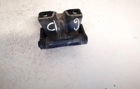 Subaru Legacy Tailgate/trunk/boot hinge